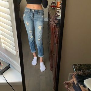 Hollister low rise boyfriend jean